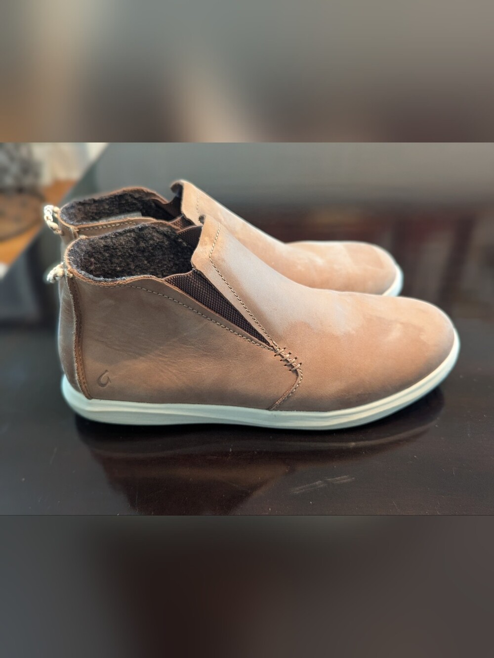 Women OLUKAI Fox/Off White Hawai‘iloa Manu Hope Leather Boot Size 8.5 Shoes